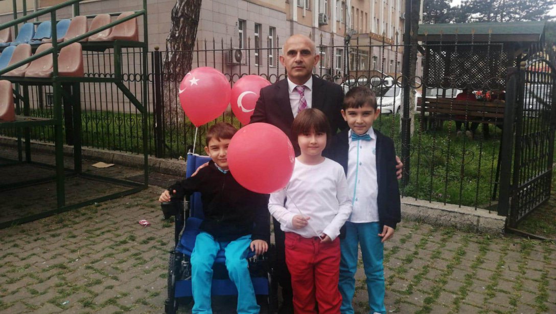 İlçe Milli Eğitim Müdürümüz Murat ÇORBACI'nın 23 Nisan Ulusal Egemenlik ve Çocuk Bayramı Kutlama Mesajı