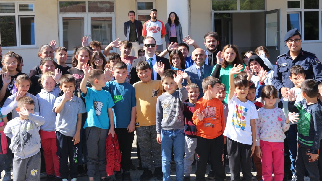 Kaymakamımız Sayın Mehmet Abdulkadir Güvenç Yortan Beldemizdeki Okullarımızı Ziyaret Etti