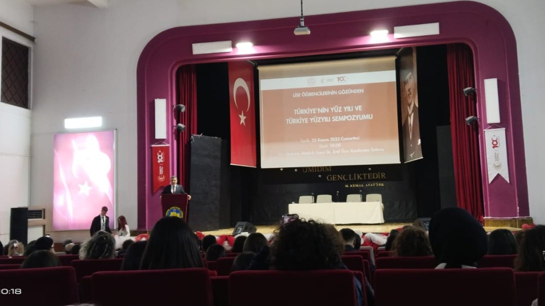 Lise Öğrencilerin Gözünden Türkiye Yüzyılı Sempozyumuna Katılım Sağladık