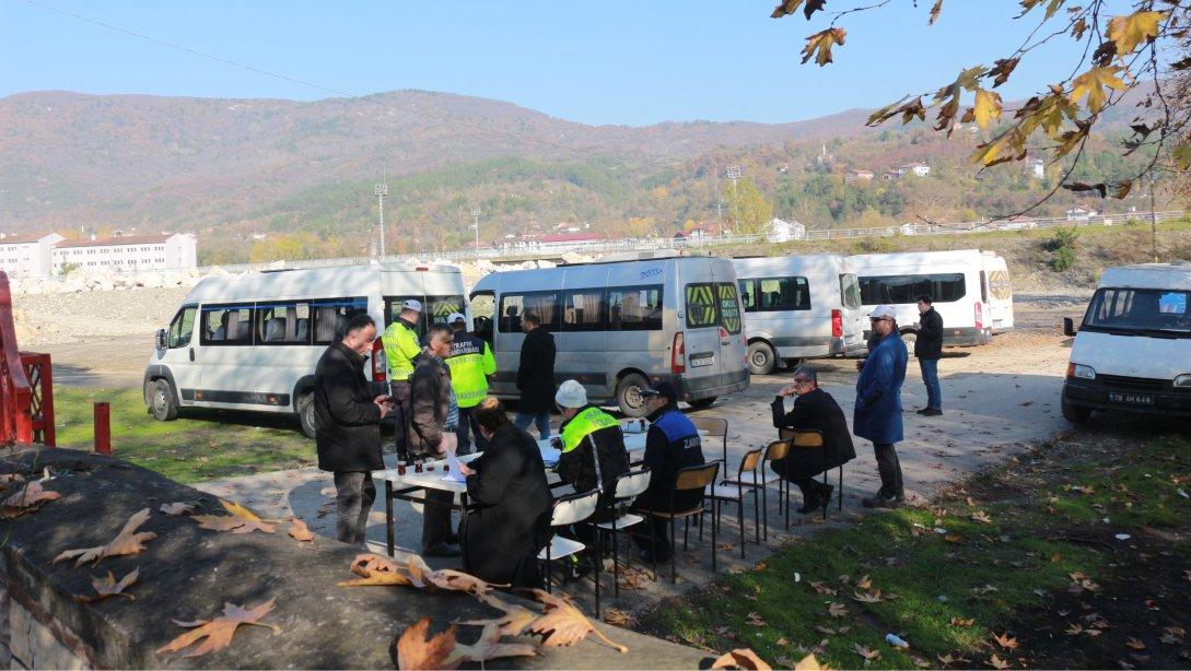 İlçemizde Taşımalı Eğitim Servis Araçları Denetlendi